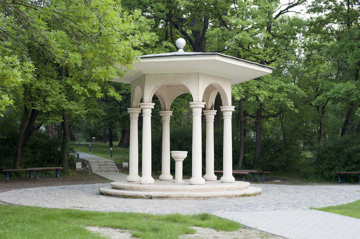 Dafina Garden (dsc_5747_resized).jpg