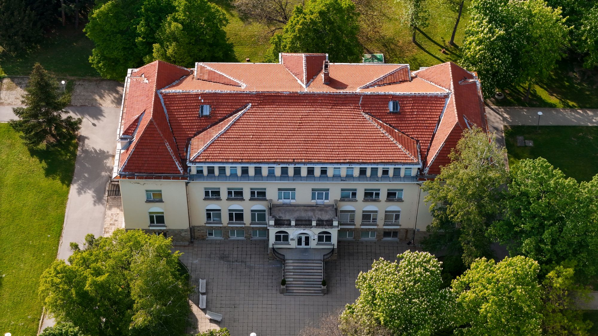 sanders from above.jpg